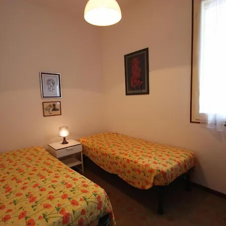 Charmantes Ferienhaus In Mit Grossem Garten * Lido delle Nazioni