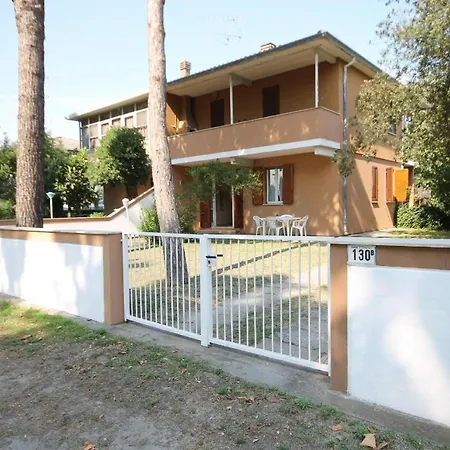 Charmantes Ferienhaus In Mit Grossem Garten * Lido delle Nazioni