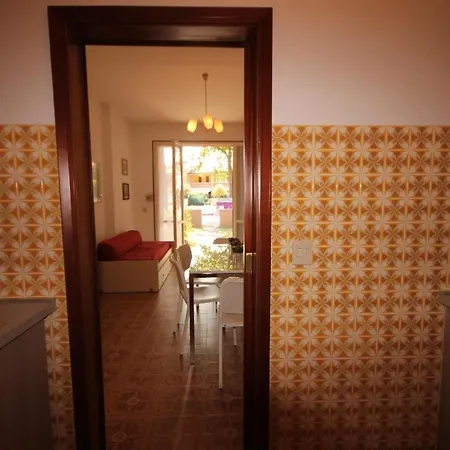 Charmantes Ferienhaus In Mit Grossem Garten Сasa de vacaciones