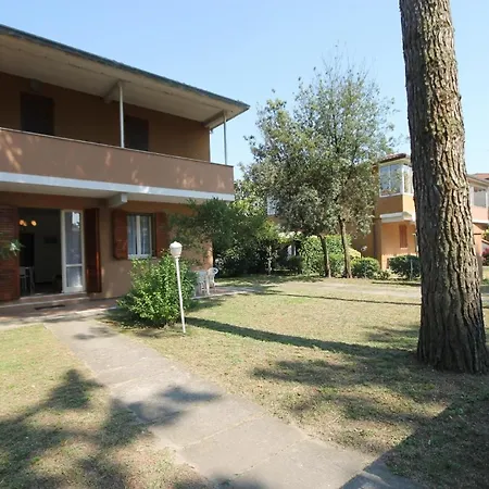 Charmantes Ferienhaus In Mit Grossem Garten * Lido delle Nazioni